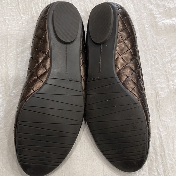 Vaneli Bronze Quilted with Black Patent Ballet Flats Size 9 W - Picture 4 of 9